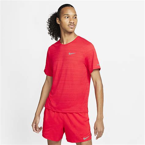 Sportbekleidung für Herren. Nike DE